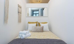 2 makuuhuonetta, silitysrauta/-lauta, Wi-Fi, vuodevaatteet