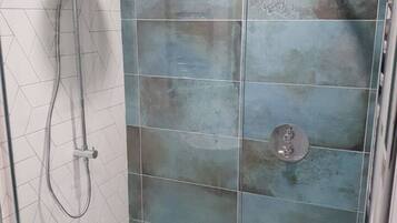 Free toiletries, hair dryer