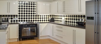 4 bedroom accommodation in Standon
