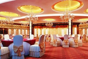 Ballroom - Hualong Hotel (Aksu City)