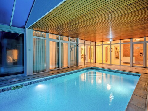 5 bedroom accommodation in Powmill, near Dollar