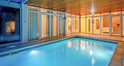 5 bedroom accommodation in Powmill, near Dollar