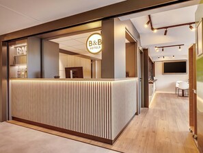 Lobby - B&B HOTEL Bremen-Süd (Bremen)