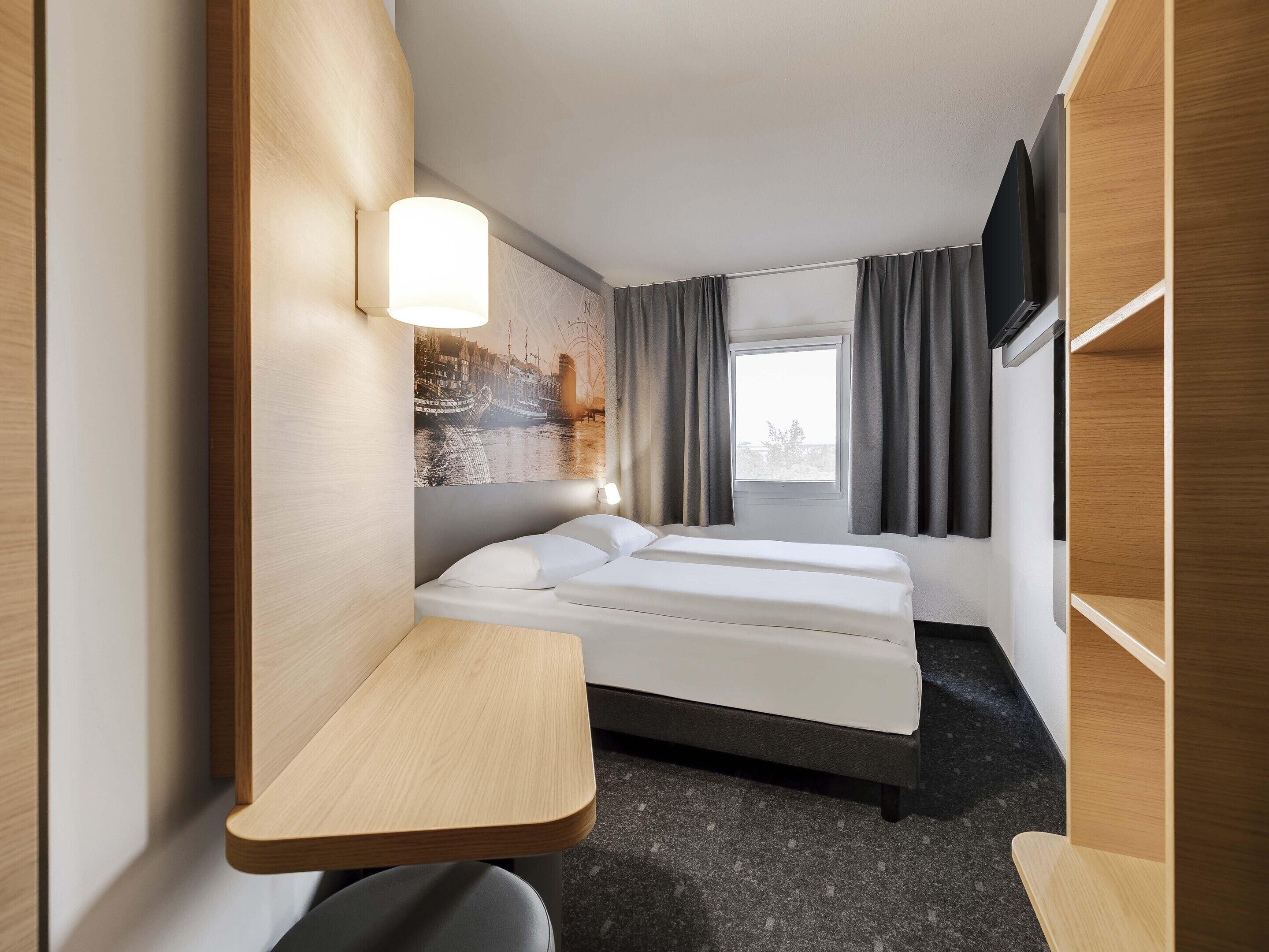 Double Room | Desk, blackout drapes, soundproofing, WiFi (free)