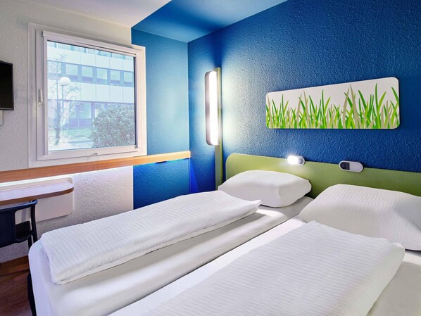 Twin Room | Desk, blackout curtains, soundproofing, free WiFi - B&B HOTEL Bremen-Süd (Bremen)