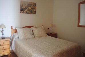1 camera, una scrivania, ferro/asse da stiro, Wi-Fi gratuito