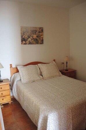 1 Schlafzimmer, Schreibtisch, Bügeleisen/Bügelbrett, kostenloses WLAN