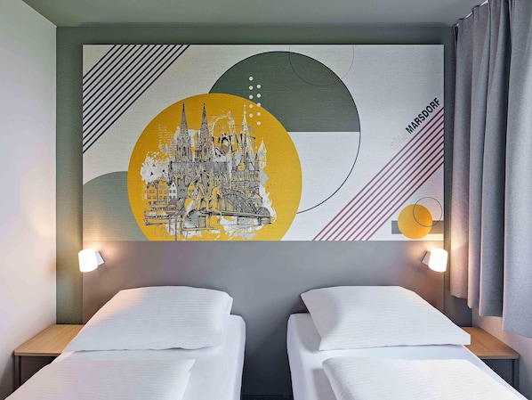 Twin Room | Desk, blackout drapes, soundproofing, free WiFi