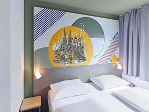 Desk, blackout drapes, soundproofing, free WiFi - B&B HOTEL Köln-Marsdorf (Cologne)