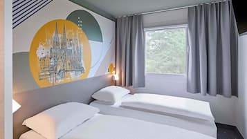 Twin Room | Desk, blackout drapes, soundproofing, free WiFi