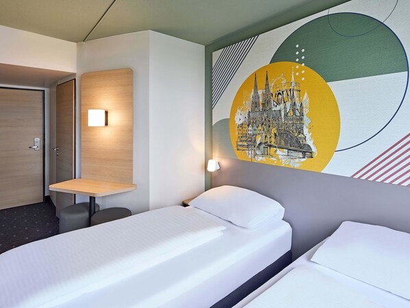 Δίκλινο Δωμάτιο (Twin) | Γραφείο, κουρτίνες συσκότισης, ηχομόνωση, δωρεάν Wi-Fi 