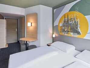 办公桌、遮光窗帘、隔音、免费 WiFi