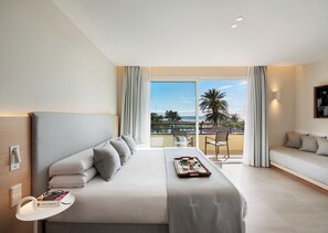 Junior Suite, Sea View | 1 bedroom, in-room safe, desk, free WiFi