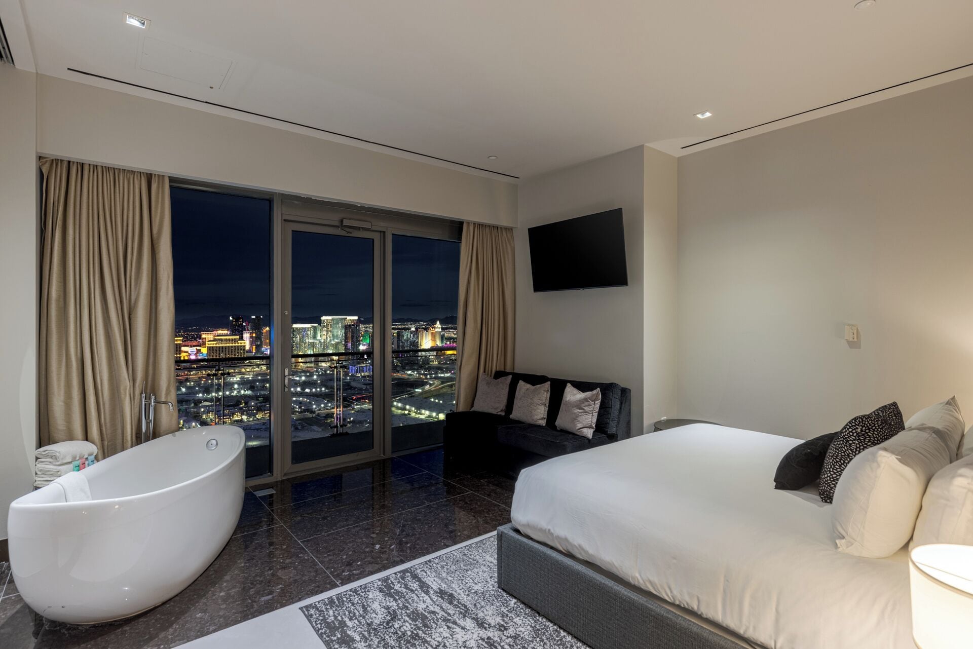 Luxurious Penthouse | Full Strip View! | Roupas de cama de algodão egípcio, roupas de cama premium