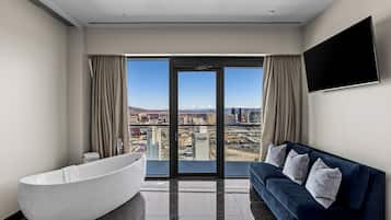 Luxurious Penthouse | Full Strip View & Private Balcony