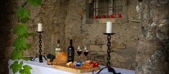 Idyllic Tuscan Villa with Stunning Views, Pool and Easy Access to Historic Towns