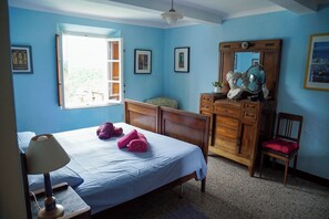 4 soverom, strykejern/-brett, wi-fi (inkludert) og sengetøy