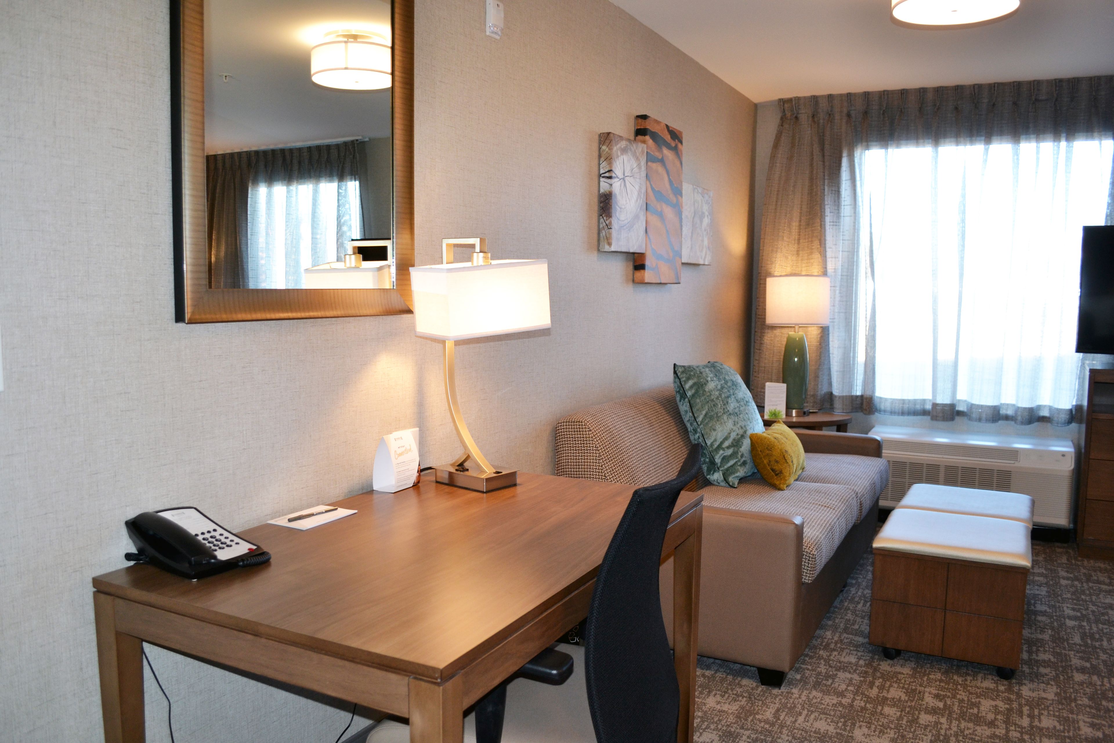 studio suite, 1 queen bed, kitchen | 1 bedroom, desk, free wifi, bed sheets