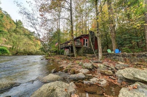 River Haus - Riverfront cabin on the Chattahoochee