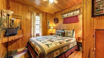 1 bedroom, desk, iron/ironing board, free WiFi