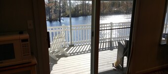 The Grey Goose (Waterfront) Historic New Bern - Private Beach - BRING YOUR BOAT!