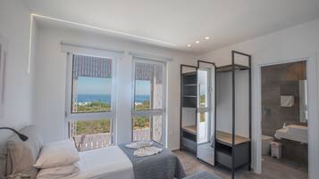6 chambres, coffres-forts dans les chambres, bureau