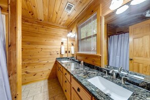 Badekar og hårføner