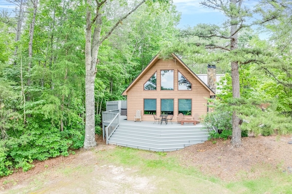 Steps up to deck & sitting area