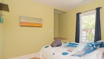 4 habitaciones, tabla de planchar con plancha y cuna de viaje