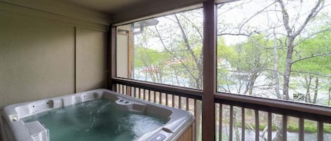 Bañera de hidromasaje interior