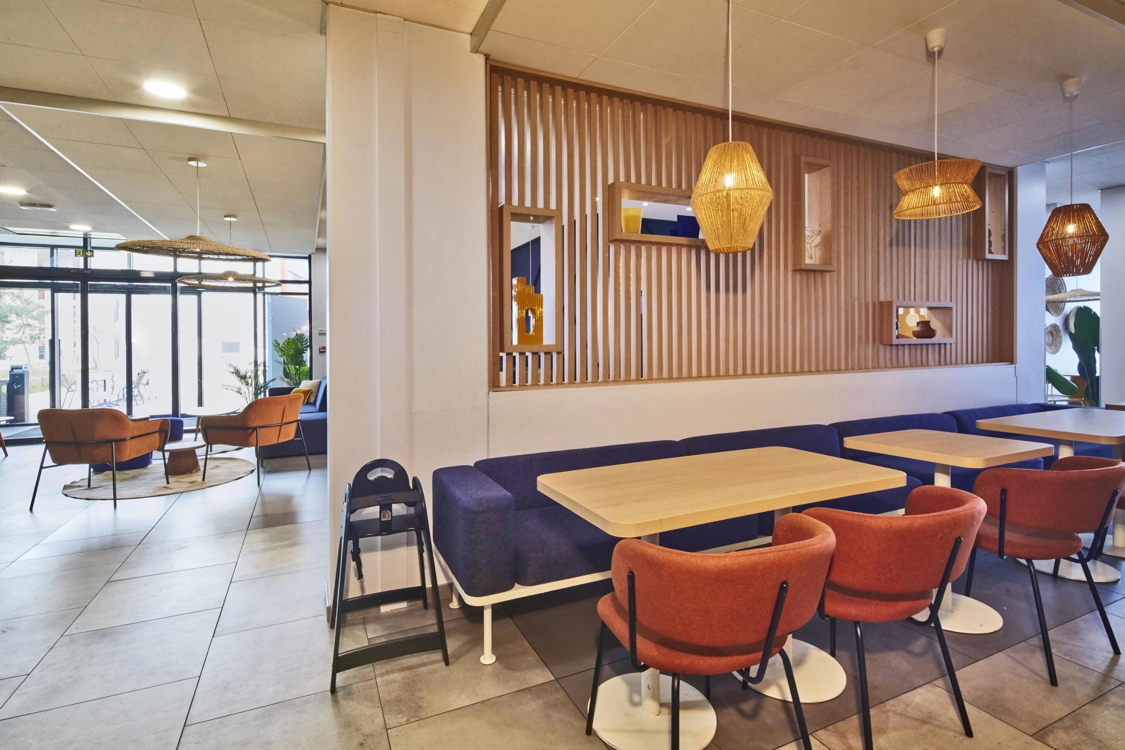 فطور أوروبي يوميًا بتكلفة قدرها (8.90 EUR للشخص)