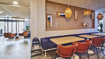 Daily continental breakfast (EUR 8.90 per person)