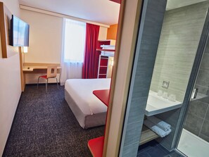 标准房, 多张床 | 办公桌、遮光窗帘、隔音、免费婴儿床