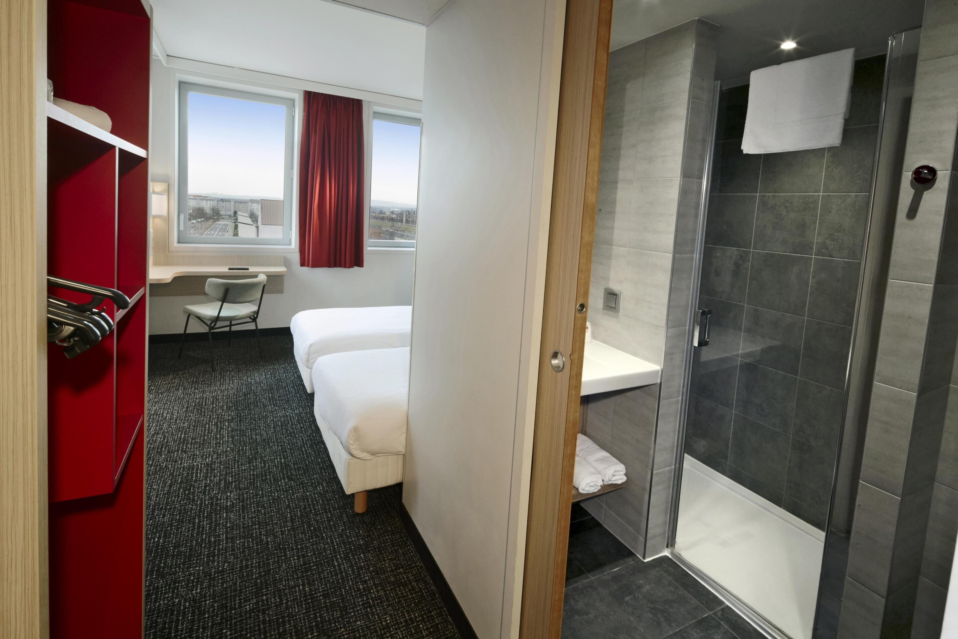 Chambre Standard, 2 lits une place | Bureau, rideaux occultants, chambres insonorisées, Wi-Fi gratuit