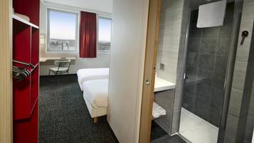 Chambre Standard, 2 lits une place | Bureau, rideaux occultants, chambres insonorisées, Wi-Fi gratuit