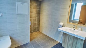 Standard Room, 1 Double Bed | Bathroom | Shower, eco-friendly toiletries, towels