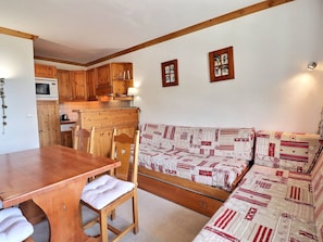 Interior - Charming 2-Room Apartment for 4 - Comfort and Wi-Fi (Méribel)