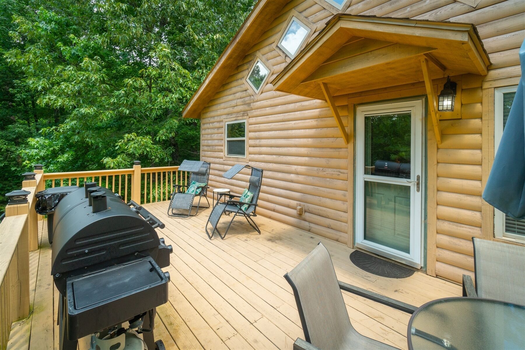 Sunny Woods Cabin -  Rustic Getaway Close to Helen