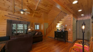 智能电视、壁炉、桌上足球