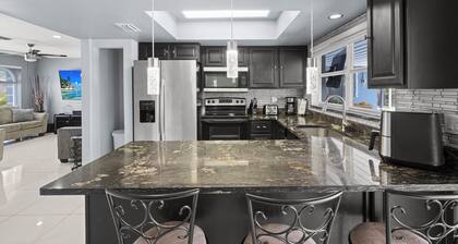 Stunning Home in Beautiful "Floresta Pines" Port St Lucie!