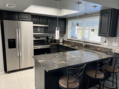 Stunning Contemporary Home in Beautiful "Floresta Pines" Port St Lucie!