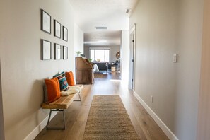 Interior - Spacious & Modern 5BDR Retreat on Vista Rim (Redmond)
