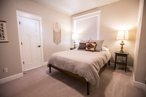 5 bedrooms, iron/ironing board, travel cot, WiFi