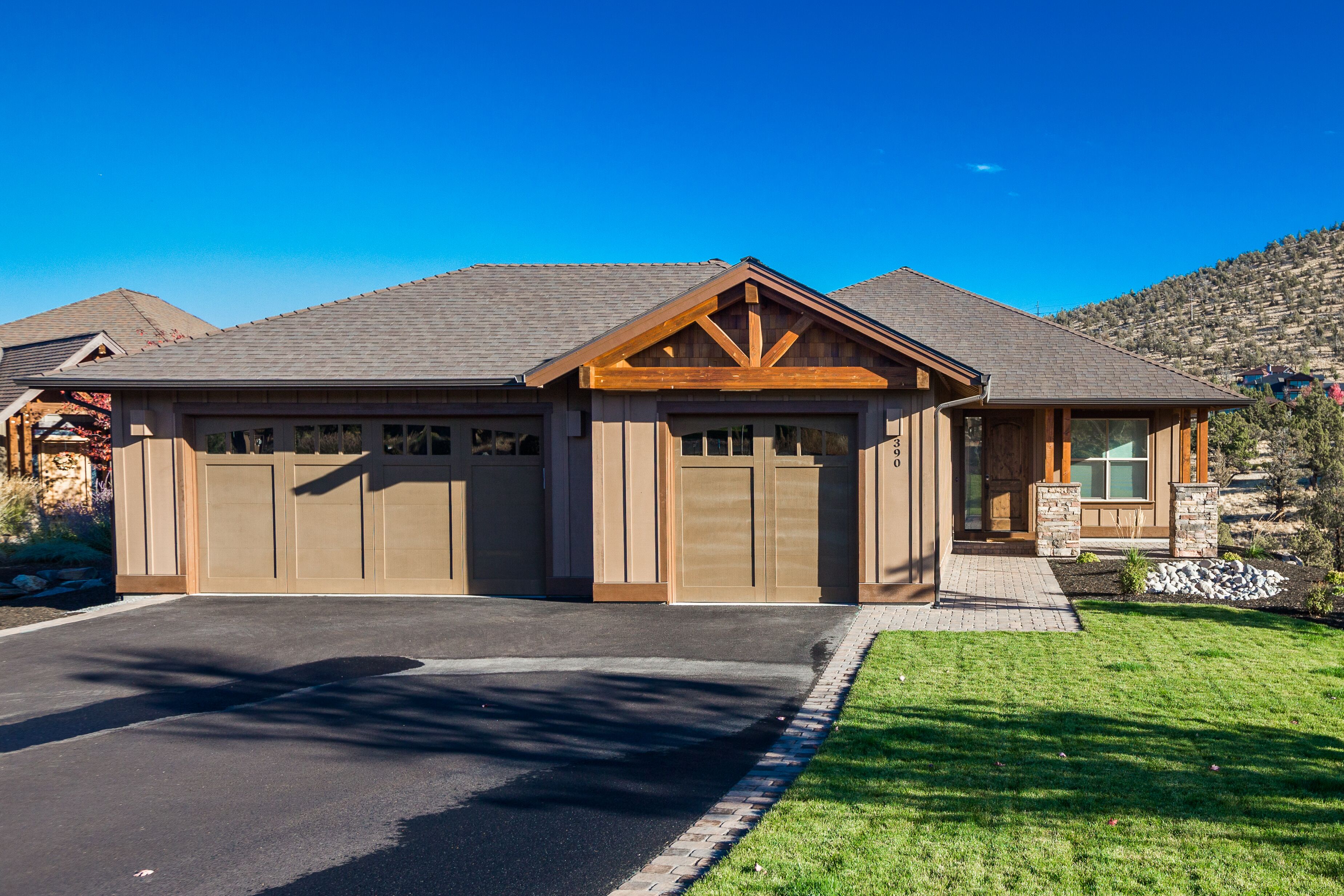 Beautiful 5 Bedroom Luxurious Home w/ Private Hot Tub