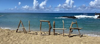 Perfect Studio: AC, Pool, Private Bedroom, Lanai + Local Info & Island Guide