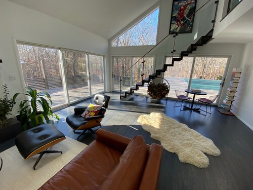 Beautiful designer modern luxury home - steps from beach