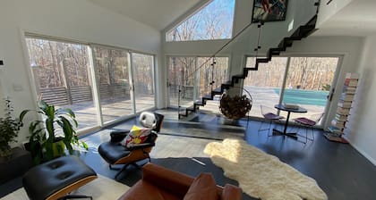 Beautiful designer modern luxury home - steps from beach