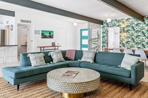 Smart TV, fireplace, ping pong