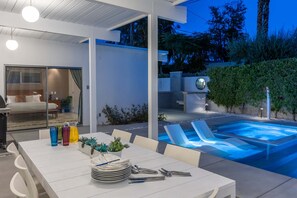 Outdoor dining - Alexander on Bedford - Mid-Century Pool Resort (Palm Springs)