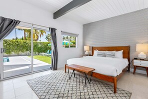 4 bedrooms, desk, iron/ironing board, free WiFi - Alexander on Bedford - Mid-Century Pool Resort (Palm Springs)